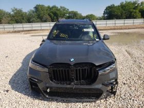 2022 BMW X7