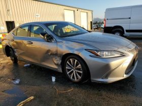 2018 Lexus ES 300h